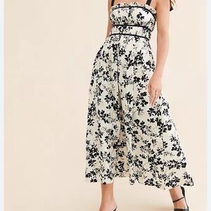 Forever 21 Black and White Floral Maxi Dress